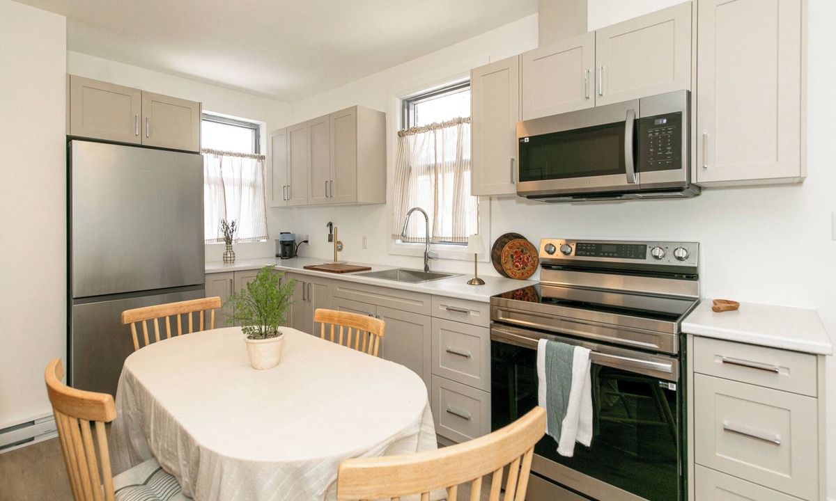 Barrie Apartment | Cosy Apartment Downtown Barrie