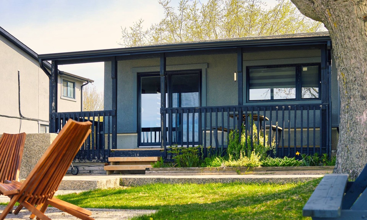 Wainfleet Cottage | Cottage 5: Beachfront Cottage Escape