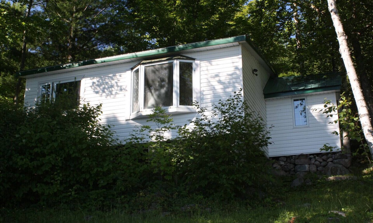Addington Highlands Cottage | Cottage #5: Pristine Waterfront! Cottages at Bon Echo's Edge