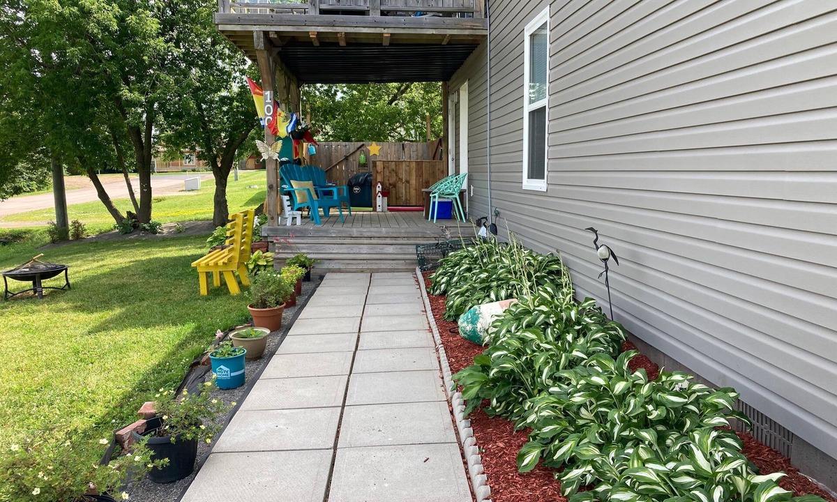 Shediac Cottage | Cottage Jasmine on the Shediac Bay With hot tub