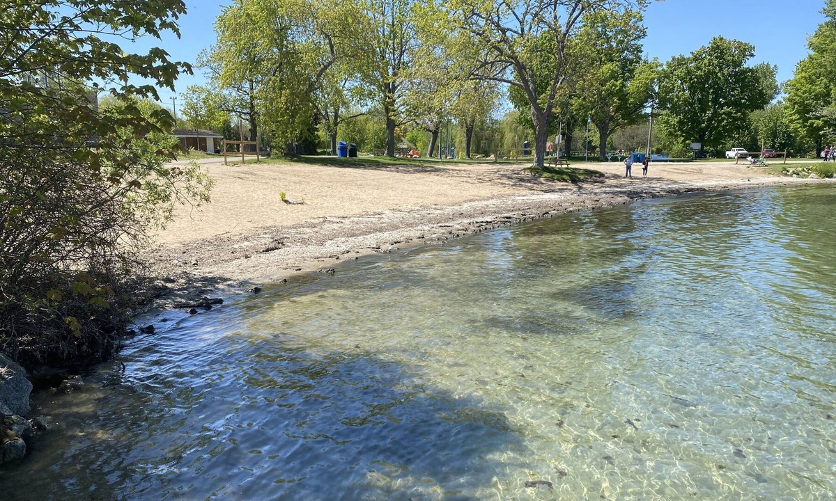 Alcona Cottage | Cottage right across Lake Simcoe