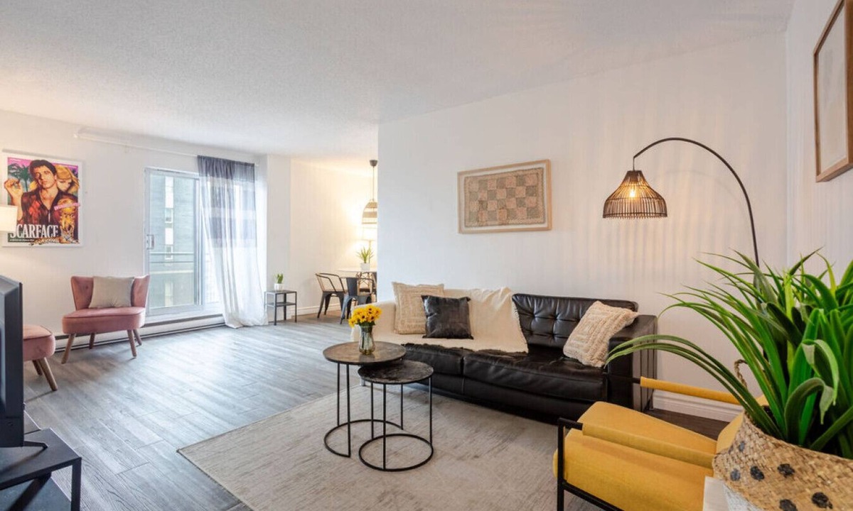 Quartier des Spectacles Apartment | Cozy 1BR on Rene-Levesque