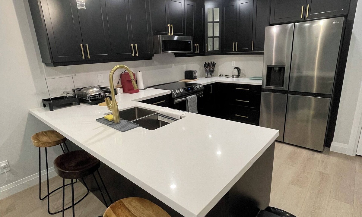 Cannifton House | Cozy 2-bedroom townhome in amazing Belleville with AC, WiFi