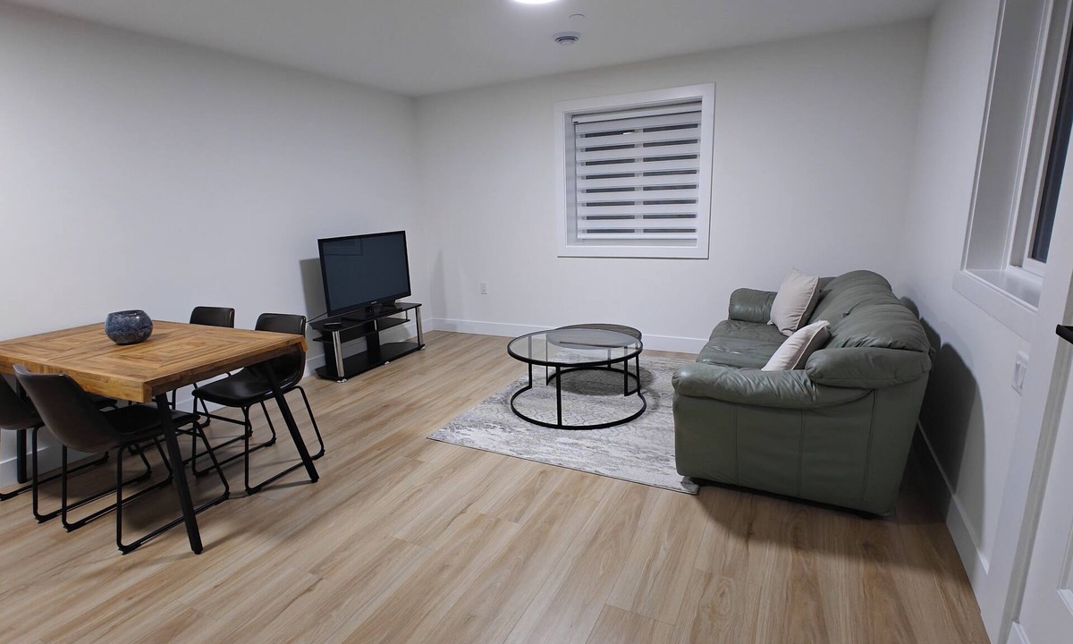 Willoughby Apartment | Cozy 2 br basement available