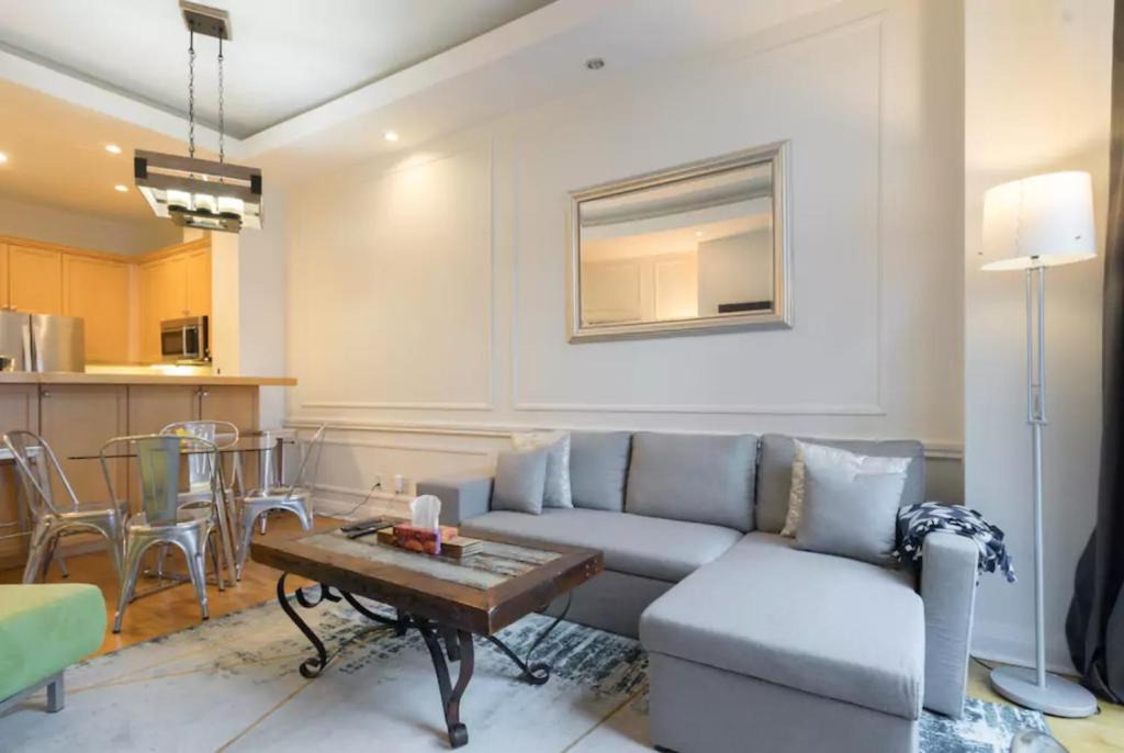 Church and Wellesley Apartment | Cozy 2br downtown condo by Wellesley Subway