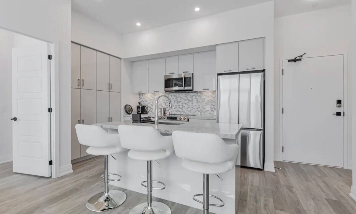 Innisfil Condo | Cozy 2BR Highpoint located at the Friday Harbour