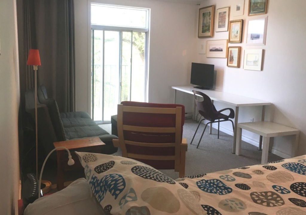 La Petite-Patrie House | Cozy and charming, in a great area, near Rosemont subway *monthly rental only