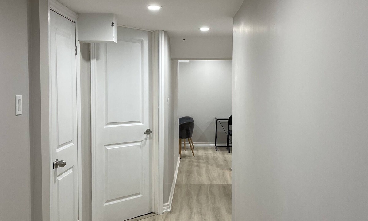 Whitby Apartment | Cozy Basement in Whitby