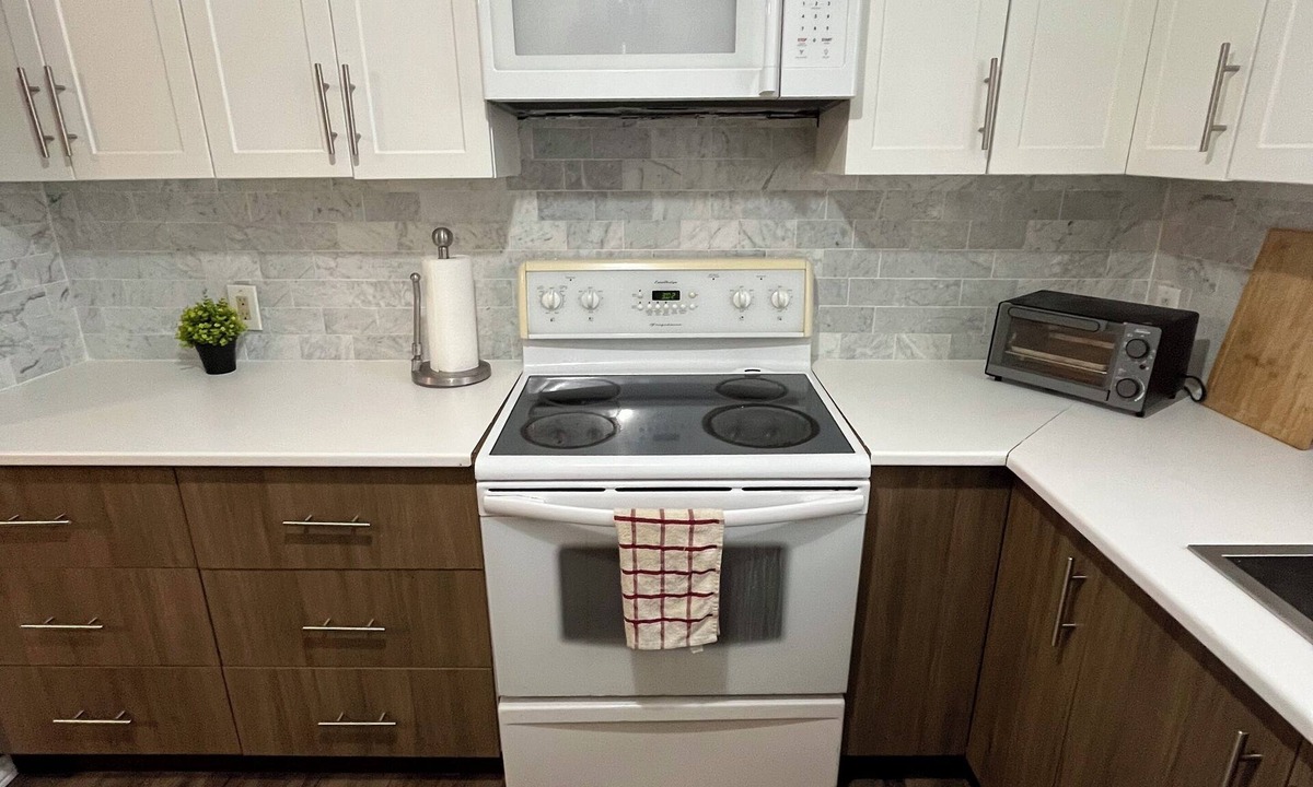 Salaberry De Valleyfield House | Cozy Private Stay In Valleyfield – Perfect for All Travelers