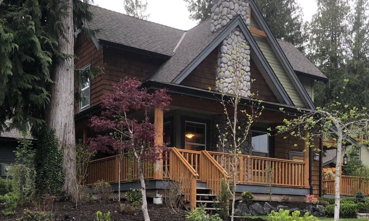 Lindell Beach Cottage | Cozy Cottage in Gated Community