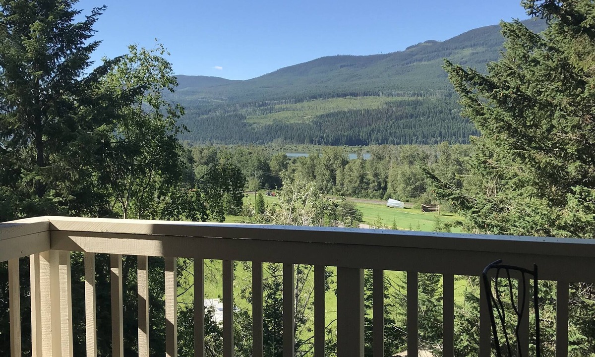 Parson Other | Cozy Farmhouse Suite with Amazing river access