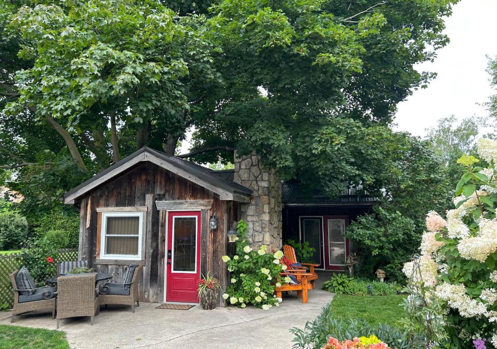 Nottawa House | Cozy Guest House close to Wasaga Beach & Blue Mtn