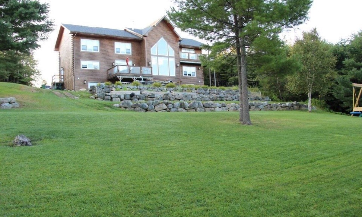 Lucasville Ski Chalet | Cozy lakefront chalet retreat. Perfect for couples or families!