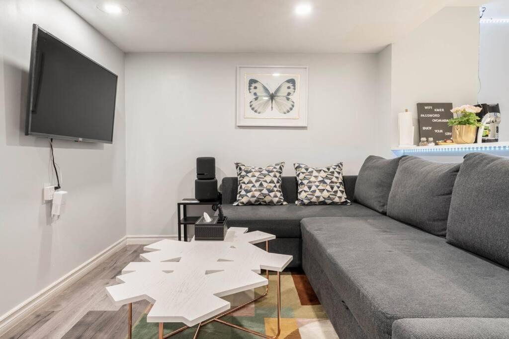 Hamilton Apartment | Cozy nest basement unit