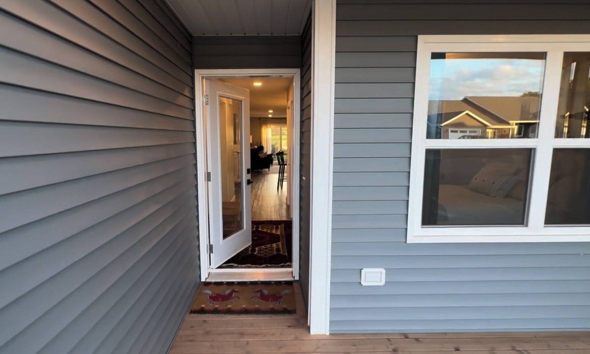 Charlottetown House | Cozy retreat 10 minutes to Downtown Charlottetown; 20 minutes to Stanhope beach