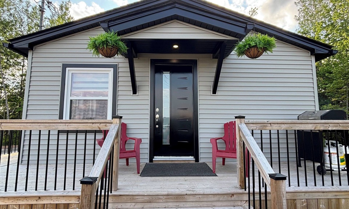 Sainte-Anne-de-Kent House | Cozy river view getaway along the Cocagne River.