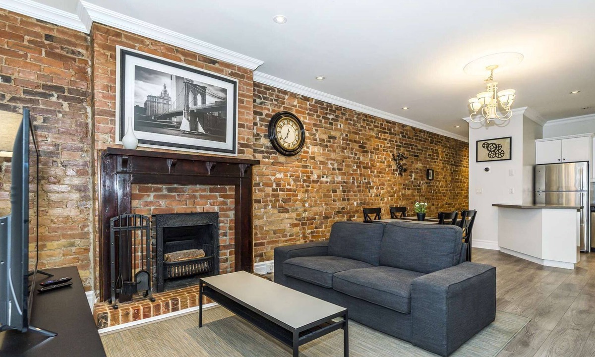 Little Portugal Apartment | Cozy Spacious 2Bedroom Main Level Suite