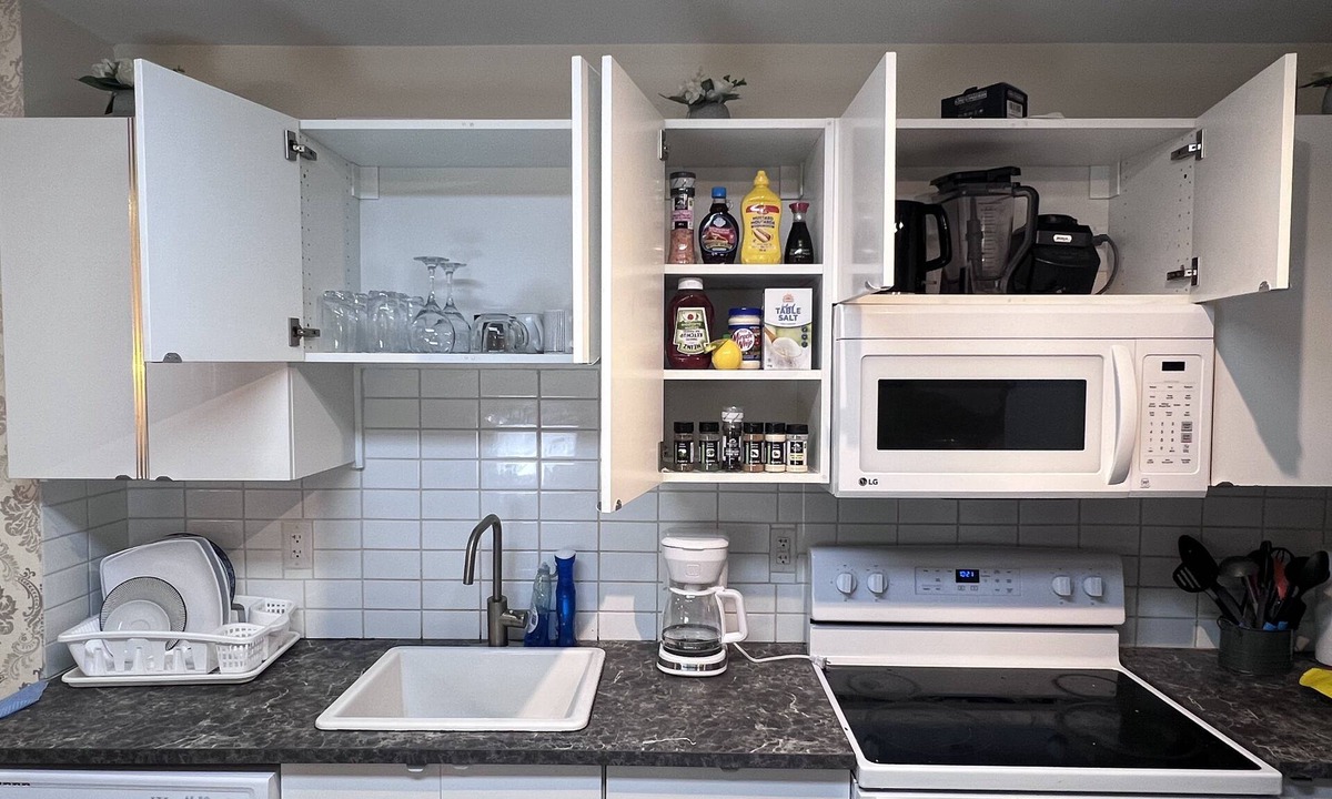 East Kildonan House | Cozy, Sparkly 3 Bedroom with ensuite bathroom