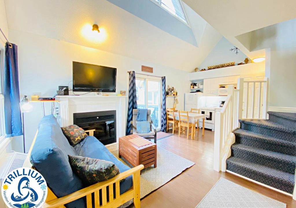 Craigleith Apartment | Cozy Studio Loft with 2 Baths Next to Slopes