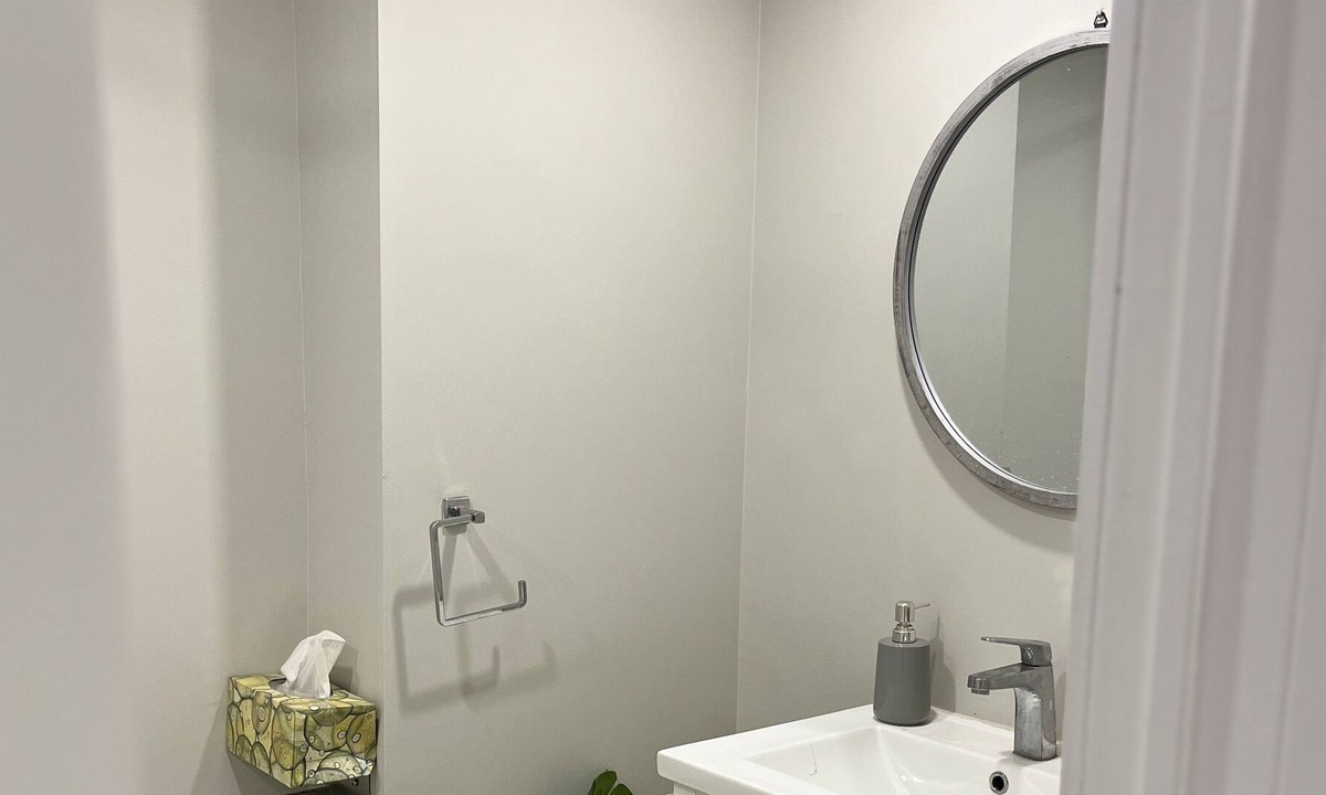 Lachine Apartment | Cozy Urban Private Room in Lachine