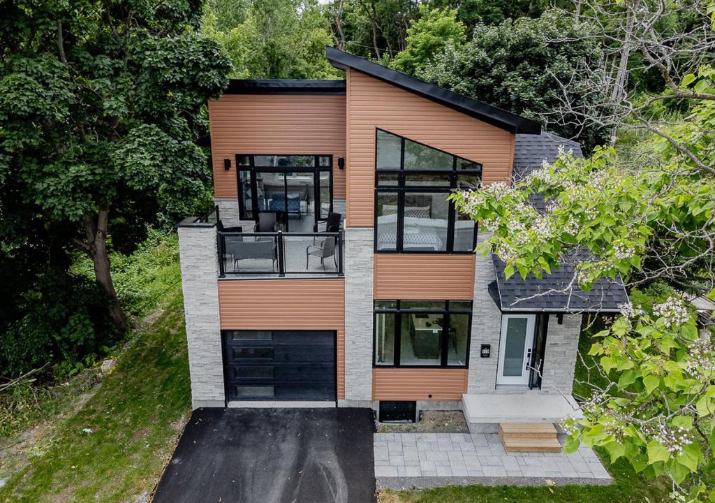 Belleville House | Custom built house near Prince Edward County