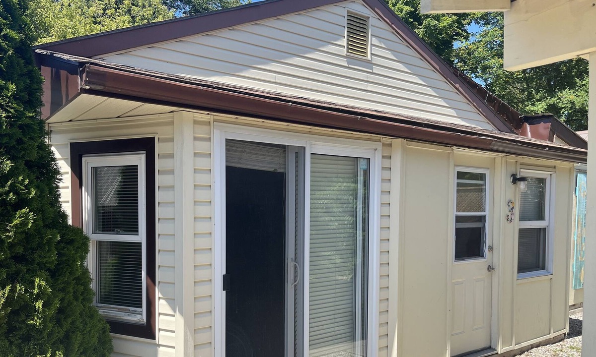 Port Elgin Cottage | Cute 3 Bedroom Less Then 1 Min Walk to Main Beach