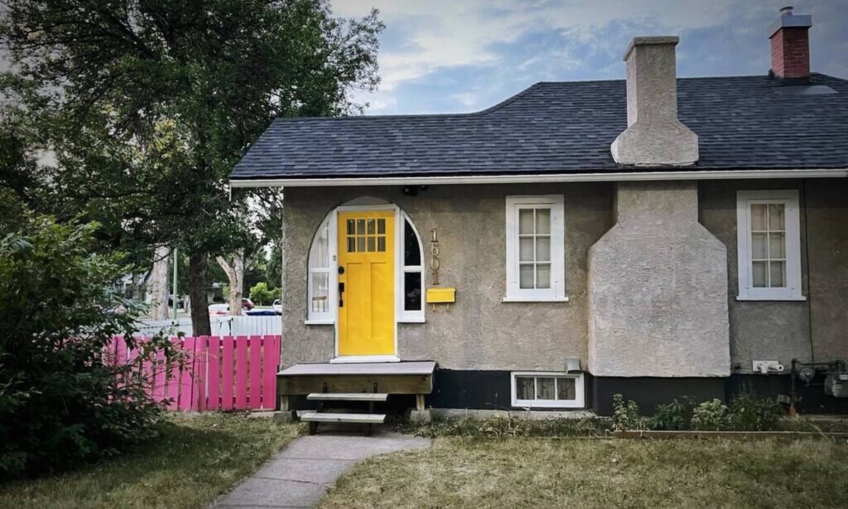 South Lethbridge House | Cute and Cozy Centrally-Located 3 Bedroom Home