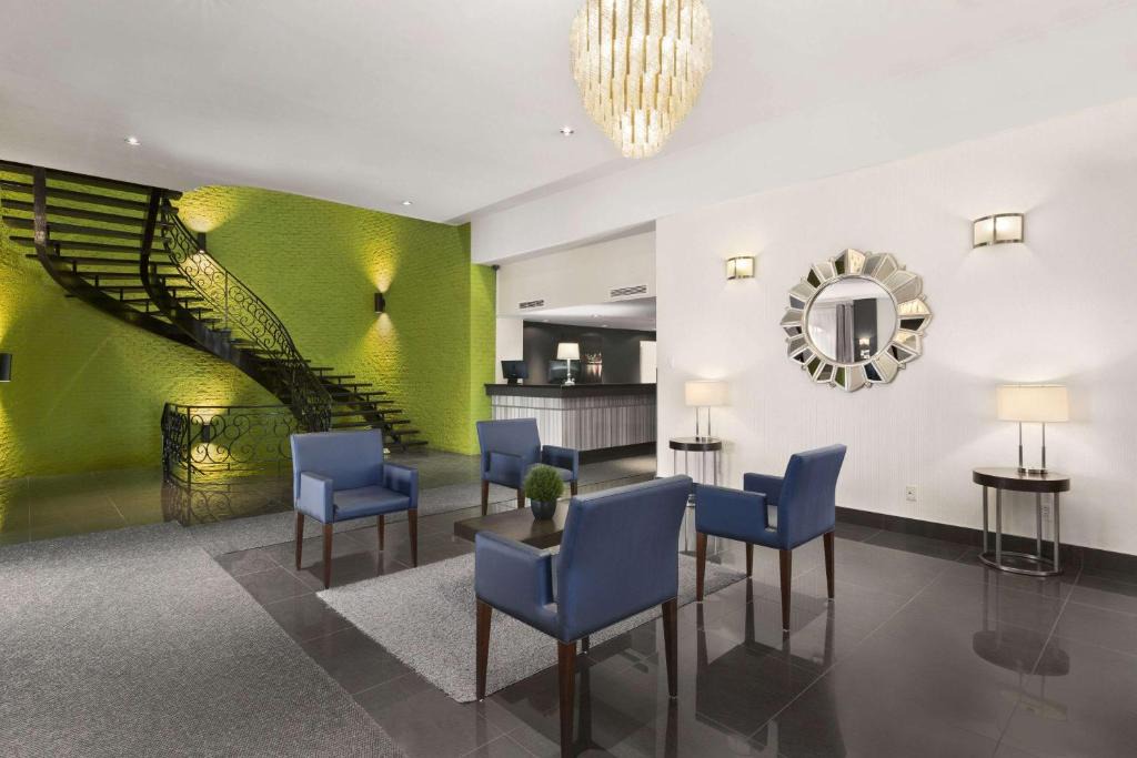 Saint-Laurent Hotel | Days Inn by Wyndham Montreal Airport Conference Centre