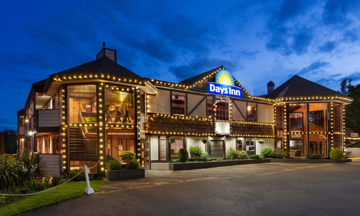 Gorge -Tillicum Area Hotel | Days Inn by Wyndham Victoria Uptown
