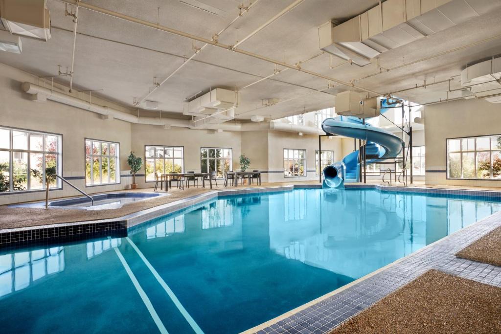Days Inn | Strathmore