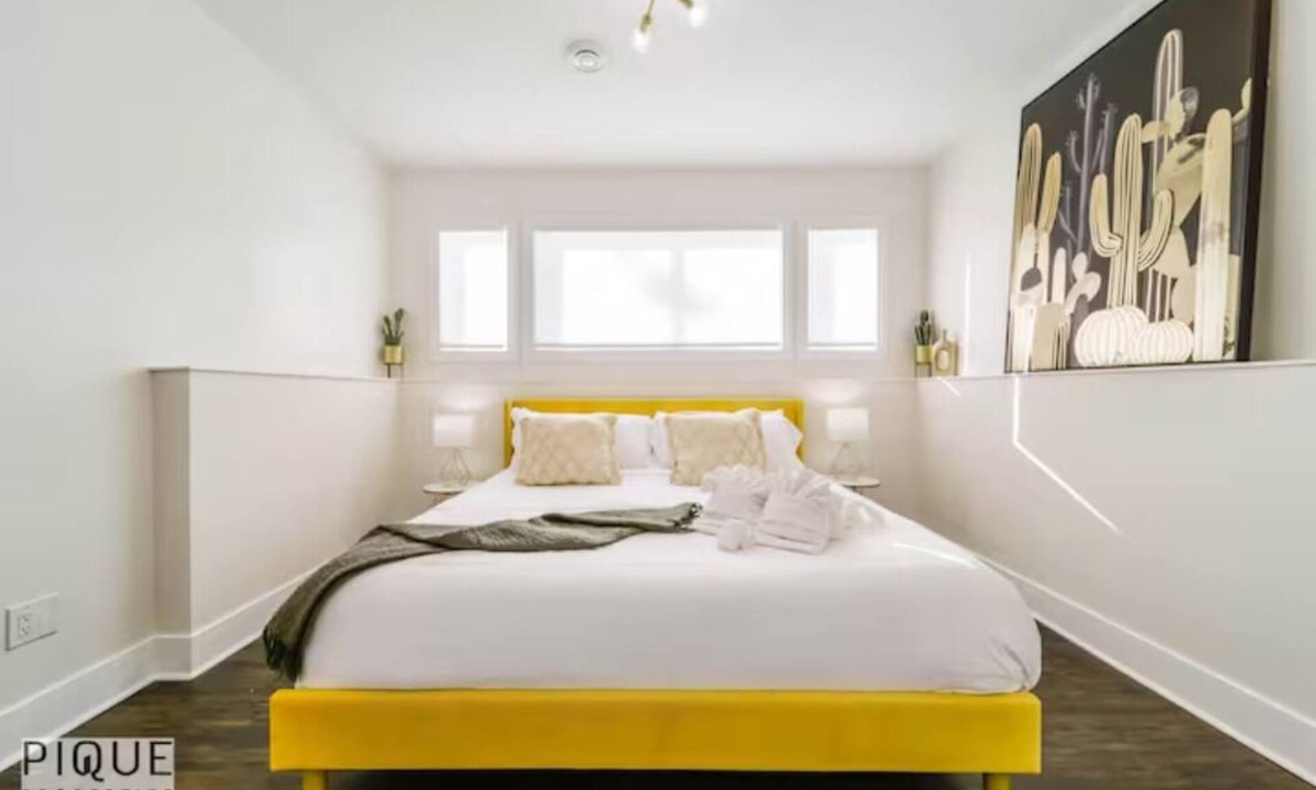 Jasper Place House | Desert Oasis Suite - KING Bed - Fireplace - WiFi!