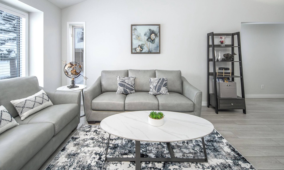 Northwest Calgary House | Designer Inspired Serene Home! 5BR/3.5BA/Garage/Fireplace