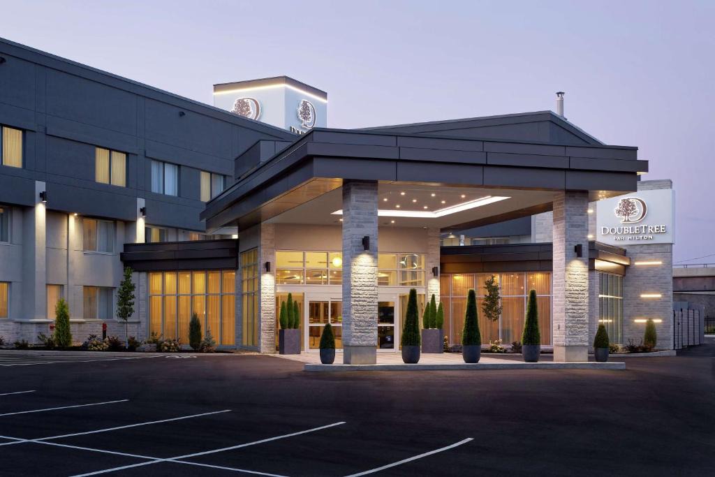 Dorval Hotel | Doubletree By Hilton Montreal Airport