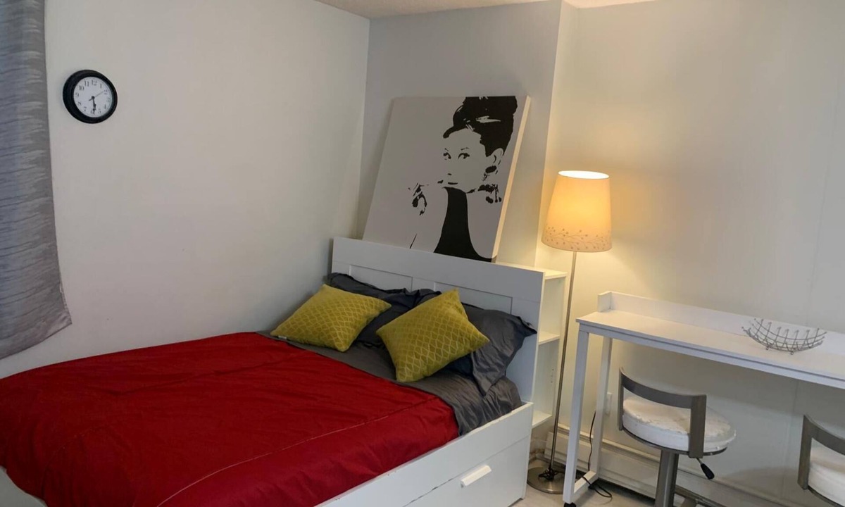 Downtown Calgary Apartment | Downtown Calgary Retreat: Modern Cozy Studio