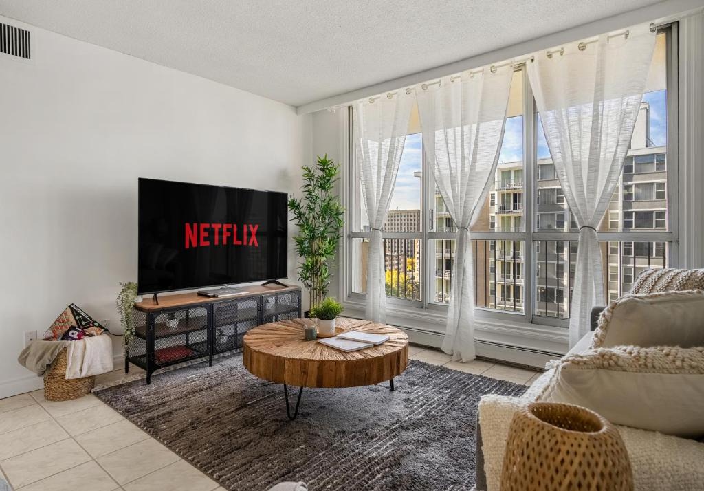 Downtown Edmonton Apartment | Downtown Near Rogers Place with Covered Parking, Sleeps 6, Pool Table, Sauna, Gym, Two Bedrooms & More