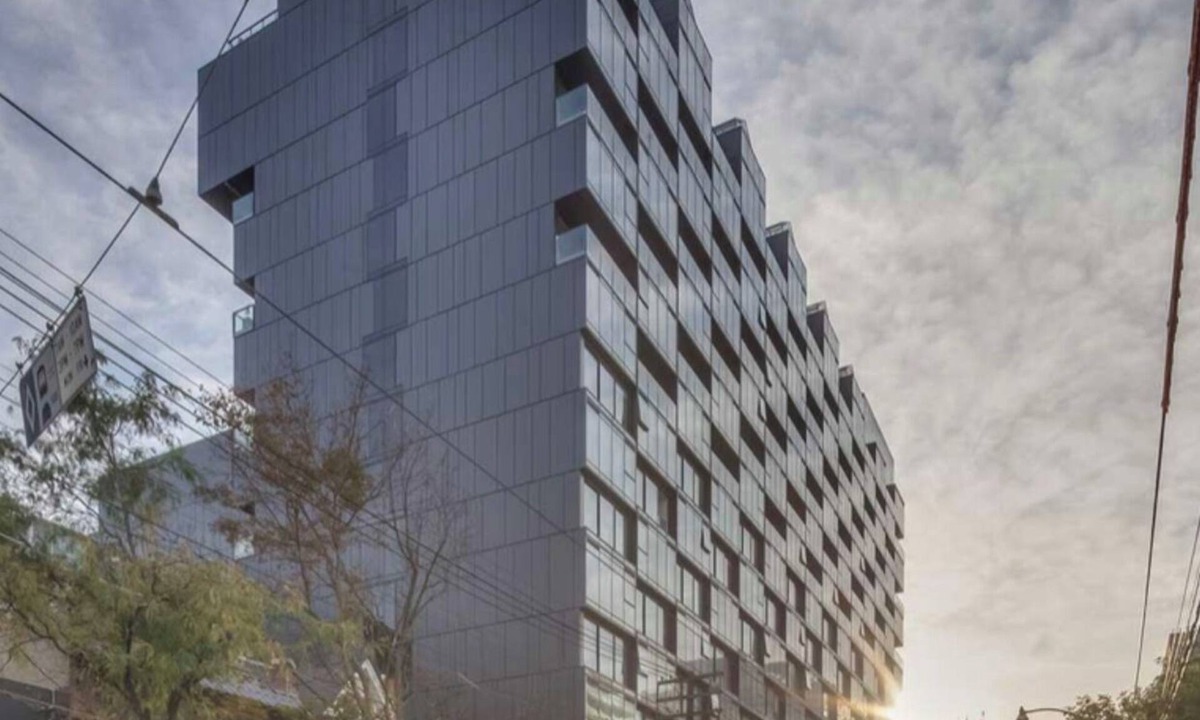 Wellington Place Condo | Downtown Toronto luxury unit/Free parking