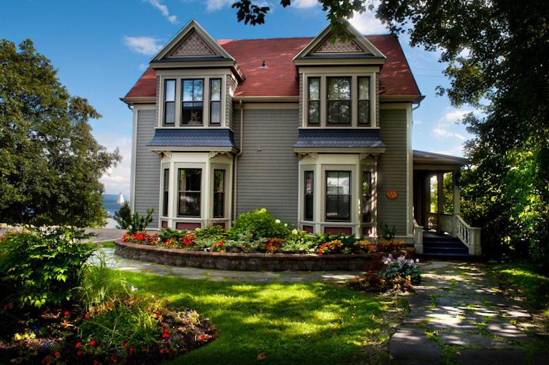 Baddeck Hotel | Dunlop Inn