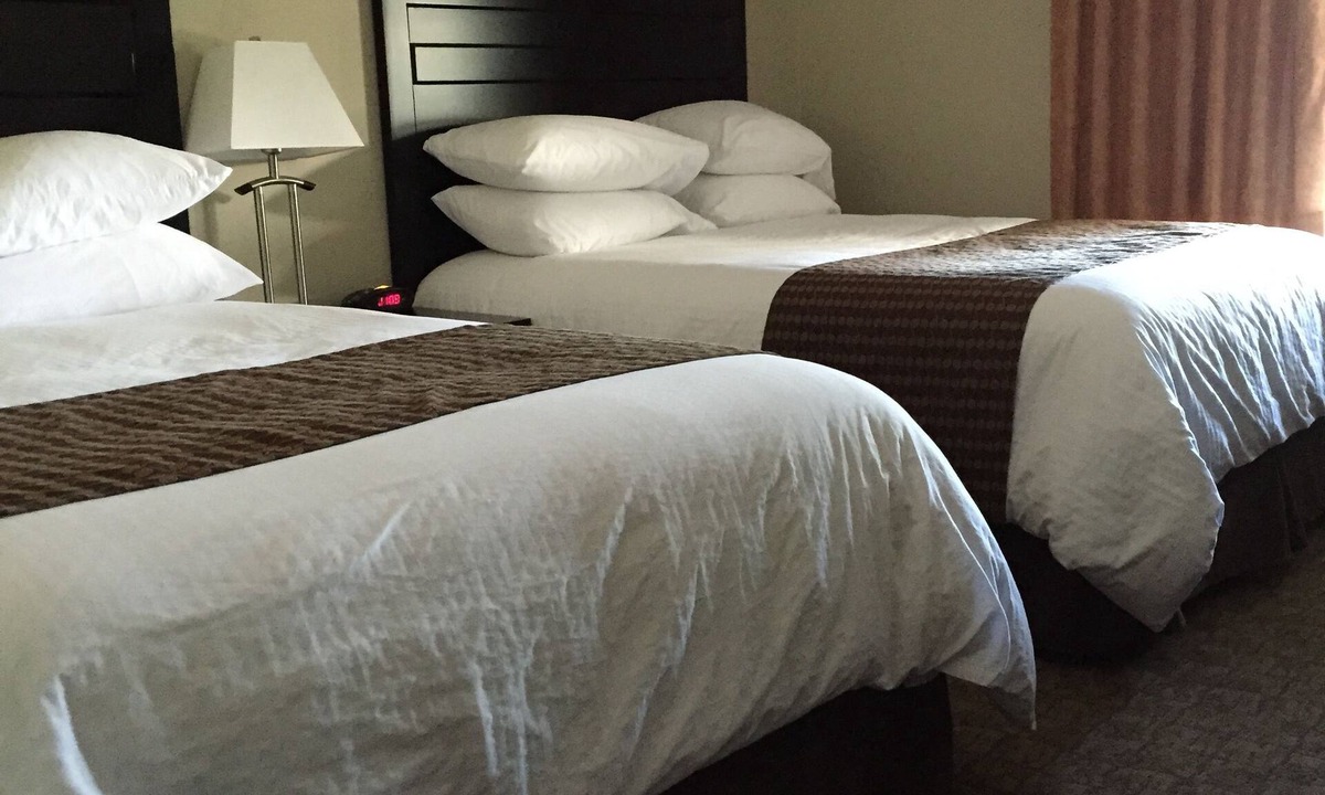 Okotoks Hotel | Econo Lodge