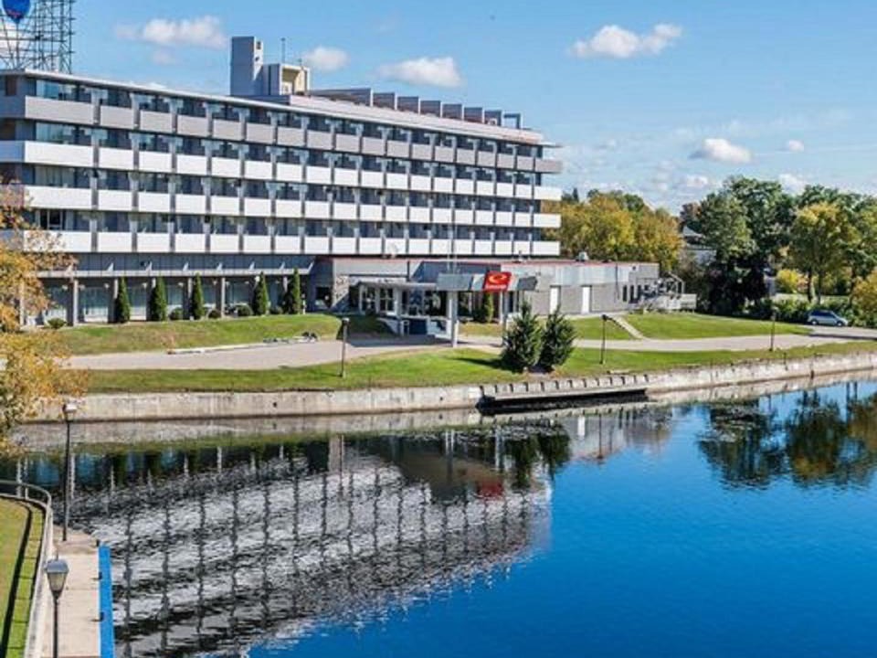 Smiths Falls Cabin | Econo Lodge