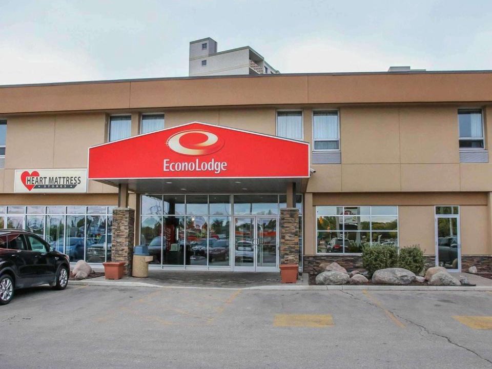 Winnipeg Cabin | Econo Lodge