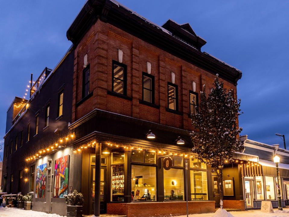 Revelstoke Hotel | Eleven Revelstoke Lodge