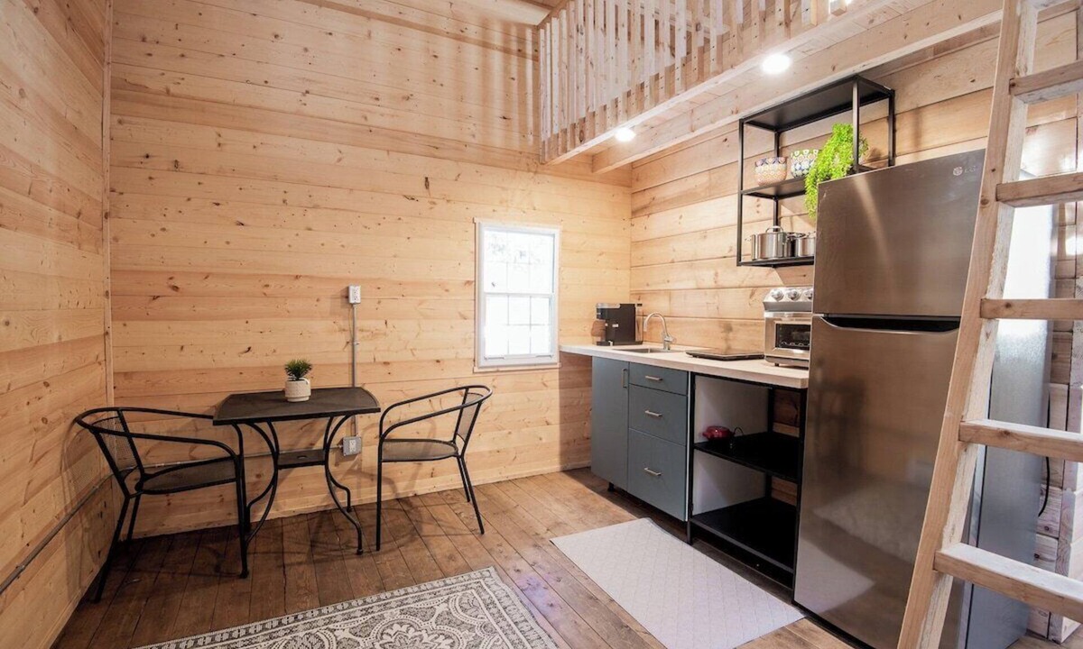Fenelon Falls Cabin | "Equuleus" Lofted Kabin