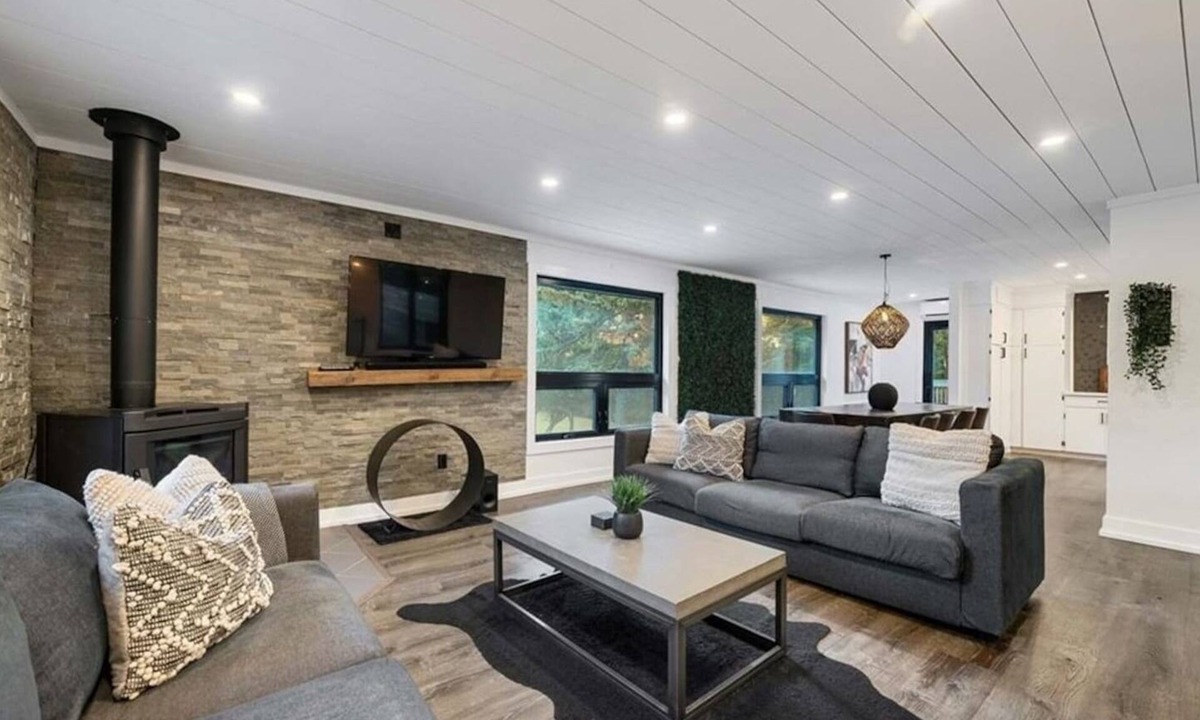 Collingwood House | Evergreen Escape - 3 Acres, 2 Houses, 16 People