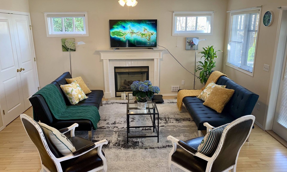 South Central House | Everything Close by Walk Out Suite 1 Minute to the Lake