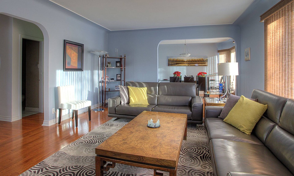 West Edmonton House | EXCELLENT REVIEWS hot tub 4 Qu beds, Central 10 Min downtown