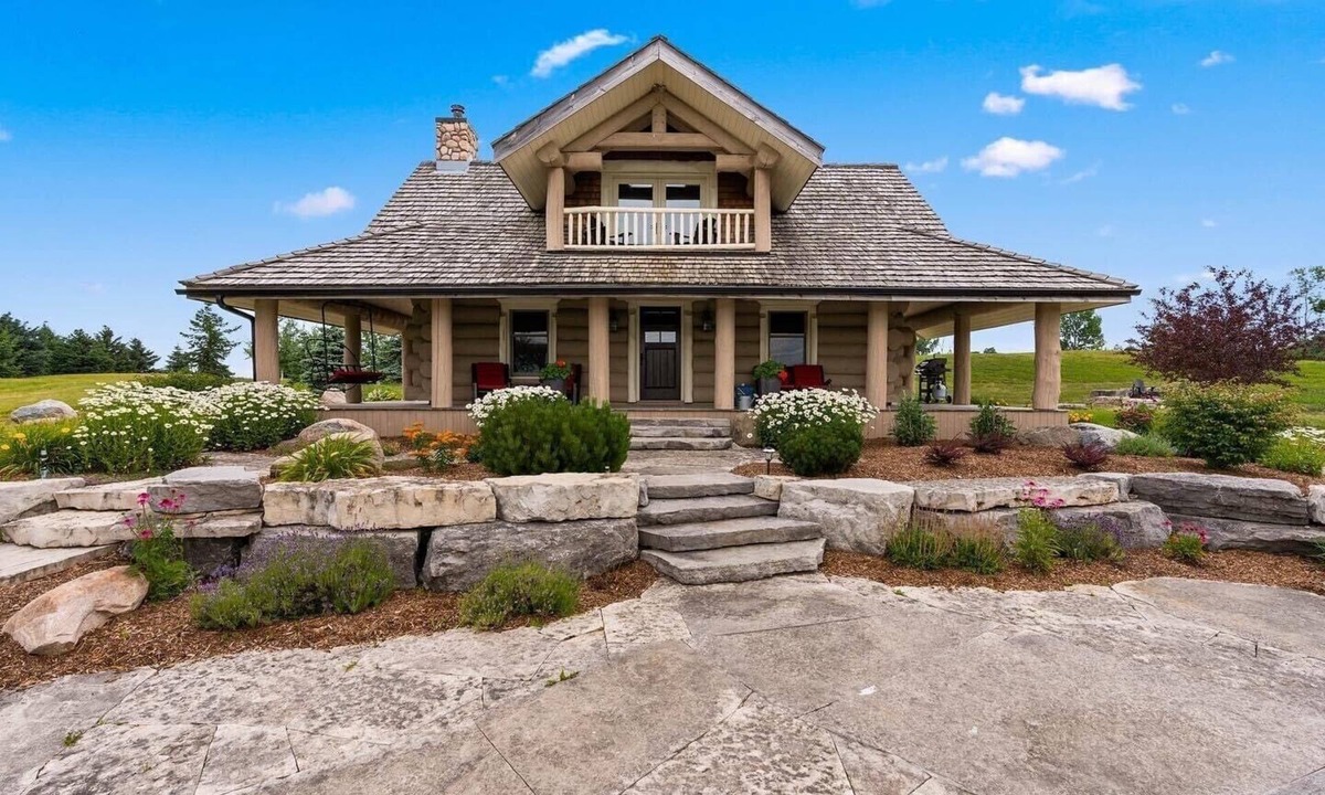 Clearview Cabin | Exquisite Log Cabin Retreat- Perfect Couple’s Getaway! Tranquility at its best❤️