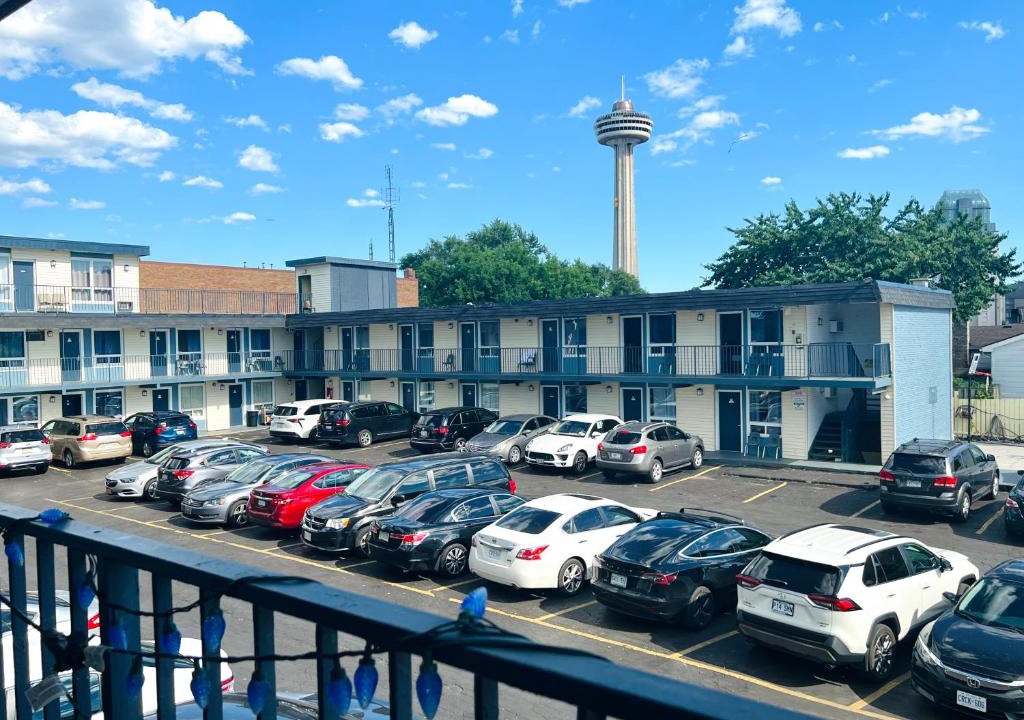 Fallsview Hotel | Fairway Inn by the Falls