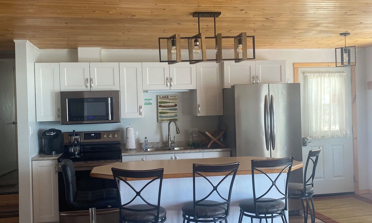 Kingsville Cottage | “FALL” in love with Pelee!