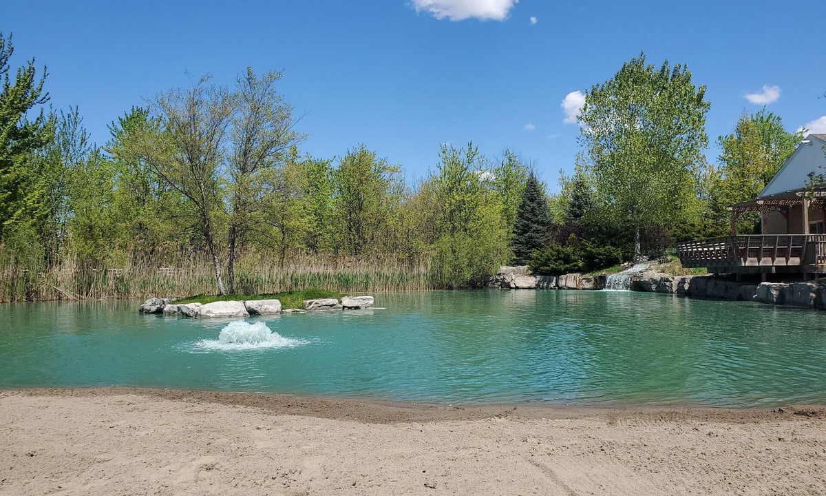 Town of Essex House | FAMILY- 2 Bedroom with upper loft with Waterfall, Horse ranch