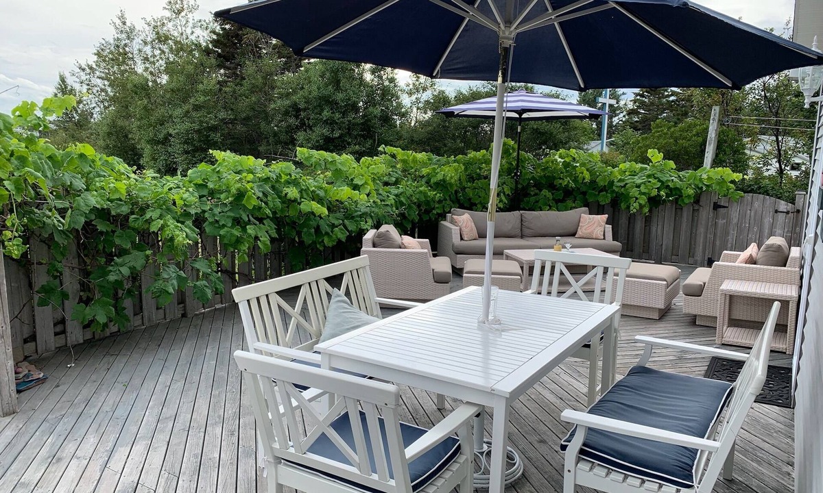 Cap-Pele Ski Chalet | Family cottage by the ocean in Maritimes. Pet-friendly!
